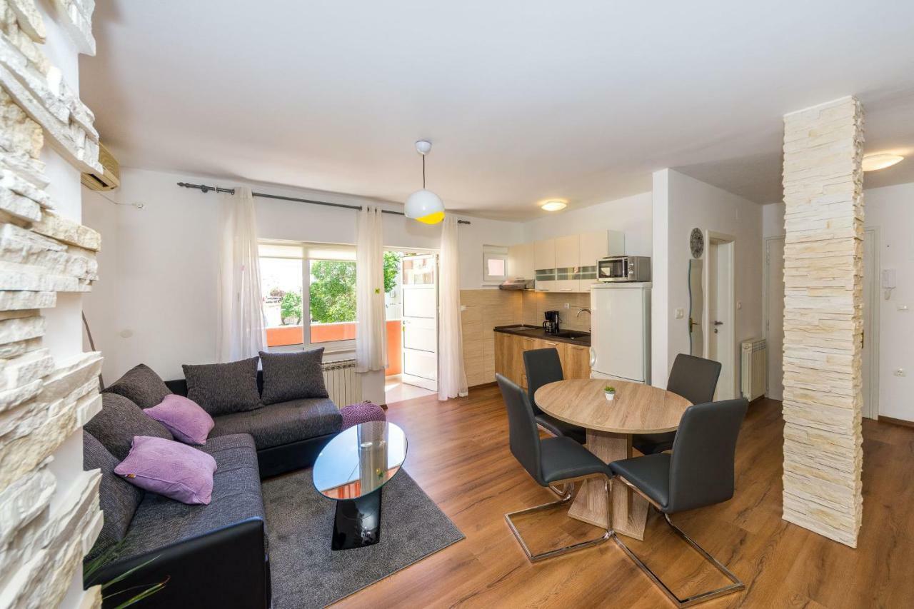Simoni Zd Apartament *